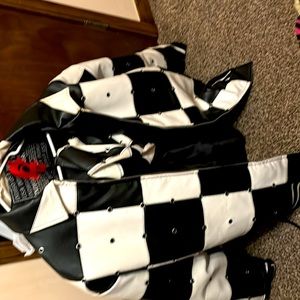 INDIGO USA XL in men’s it’s a leather Jacket for Bikers or our Crocket riders.